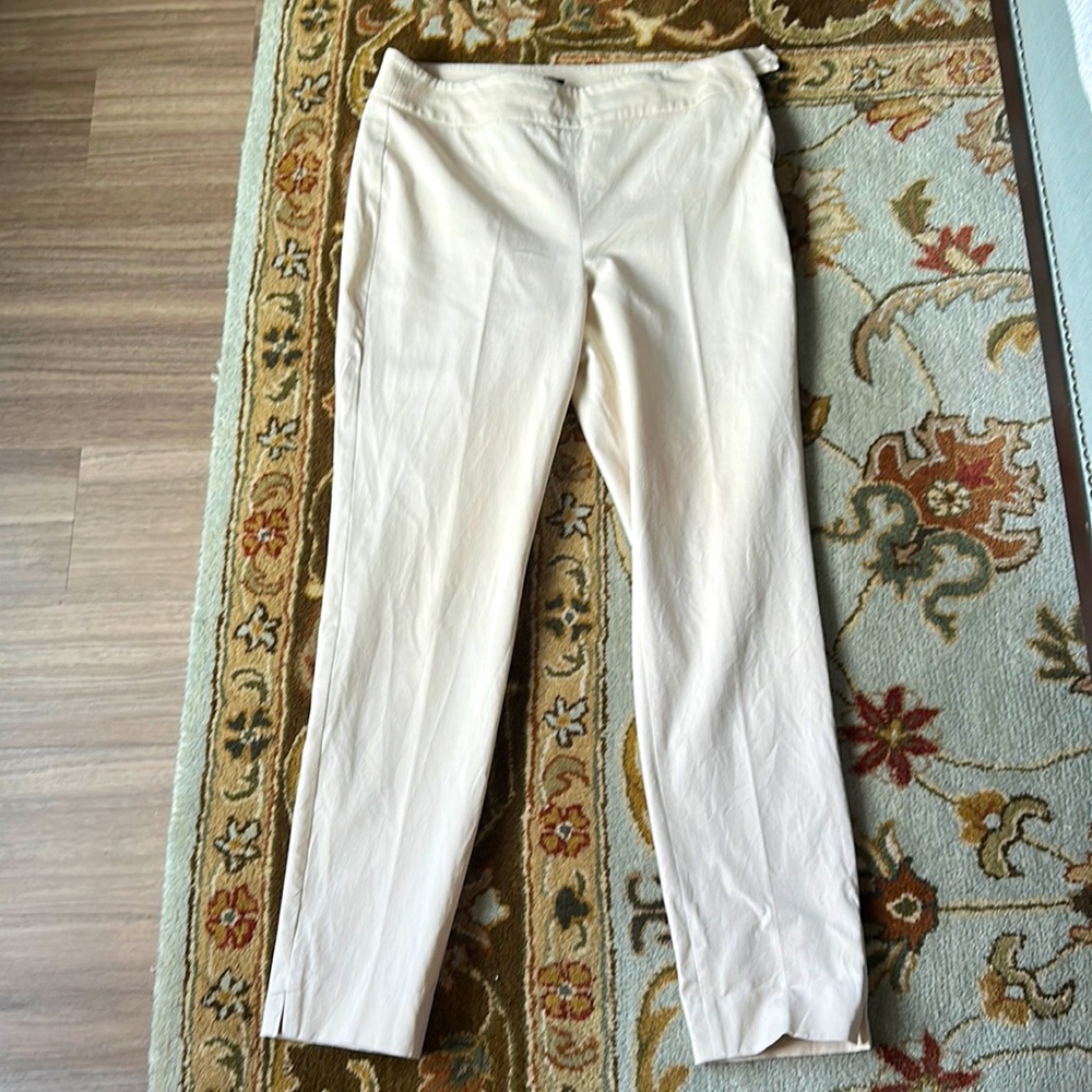 Talbots size 6 “Chatham” ankle length trousers.